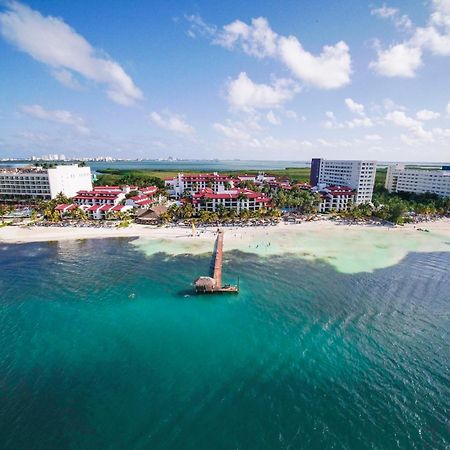 The Royal Cancun All Suites Resort Exterior photo