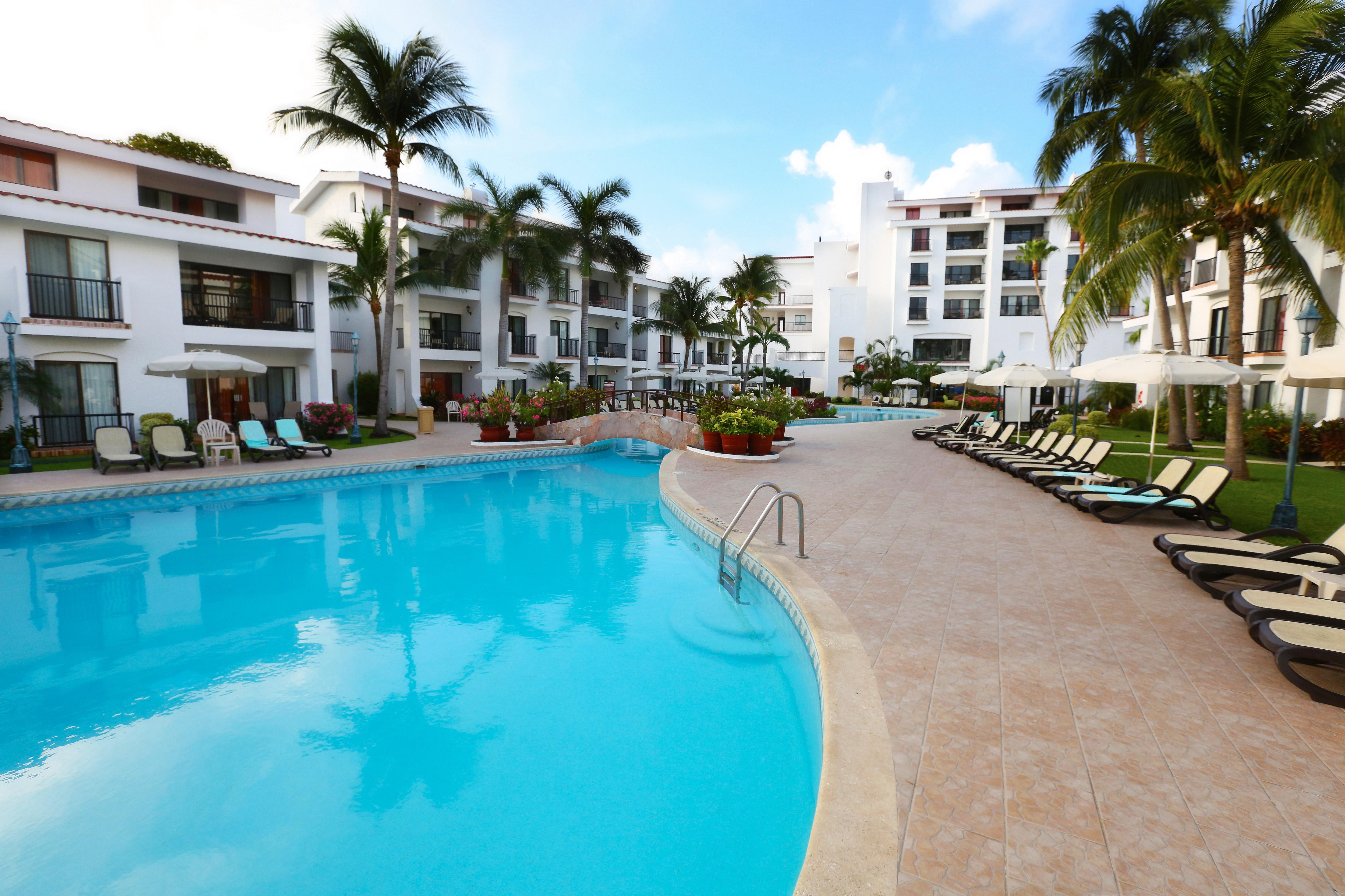 The Royal Cancun All Suites Resort Exterior photo