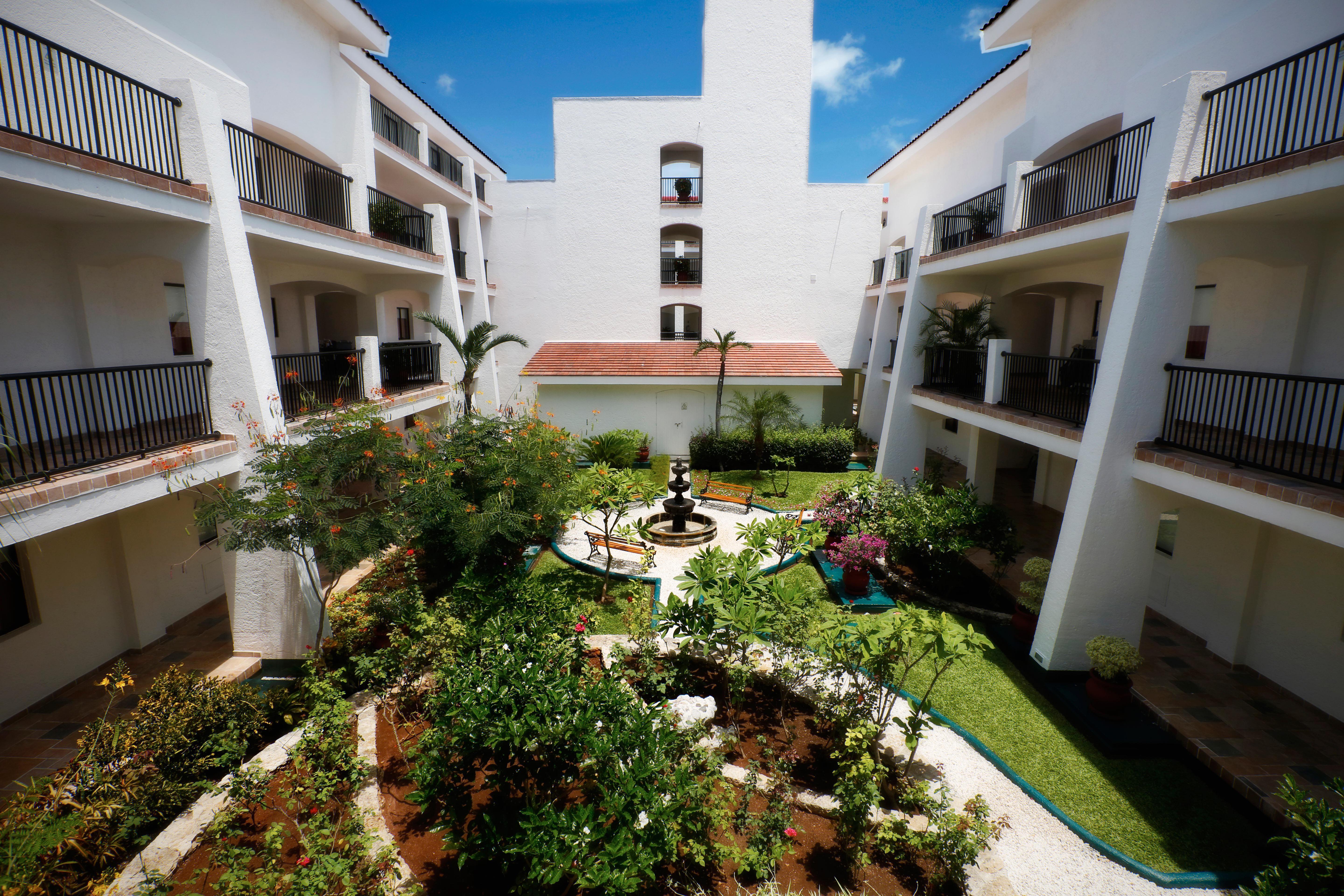 The Royal Cancun All Suites Resort Exterior photo