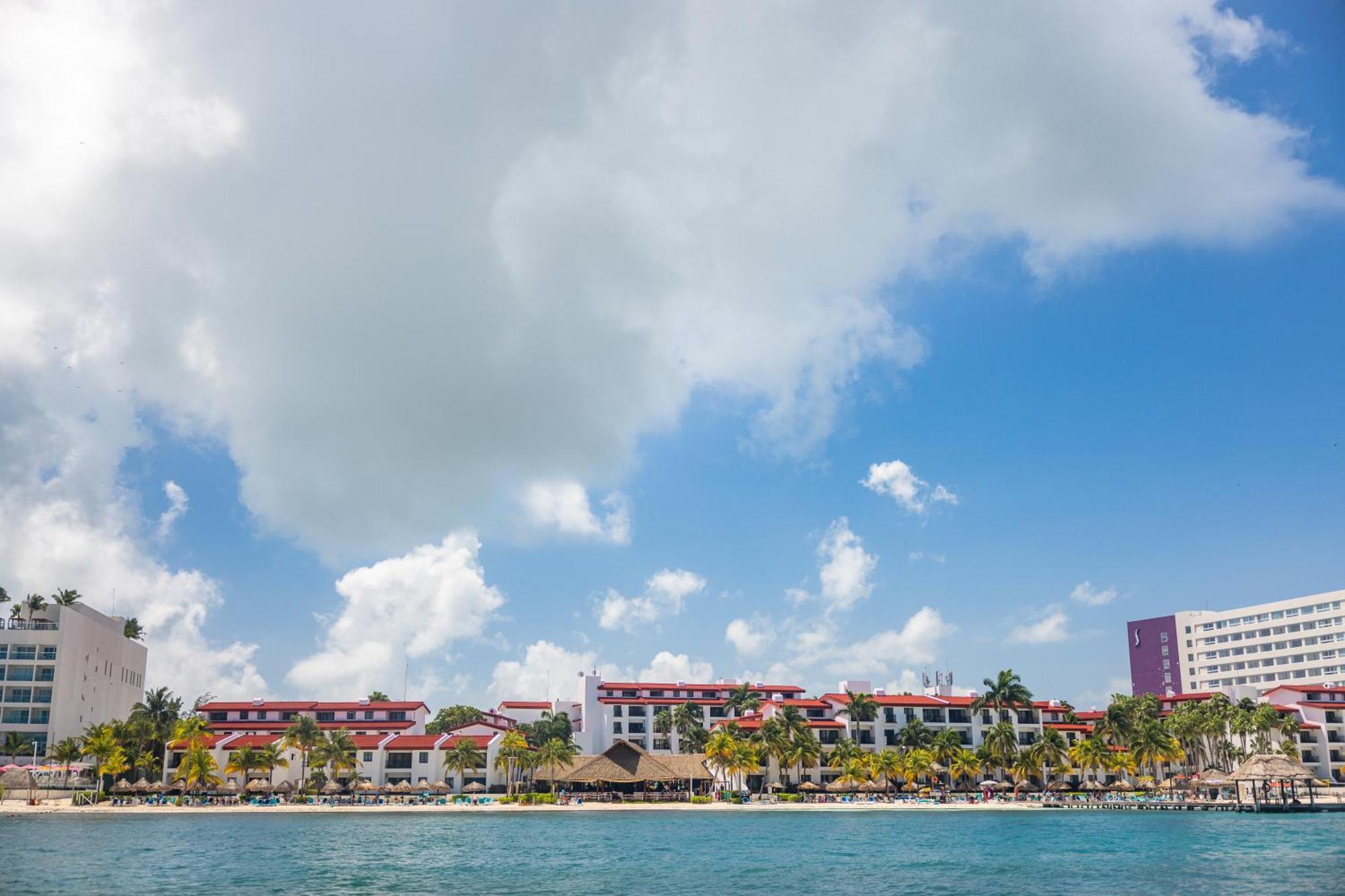 The Royal Cancun All Suites Resort Exterior photo